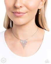 Load image into Gallery viewer, Chandelier Cadenza - White